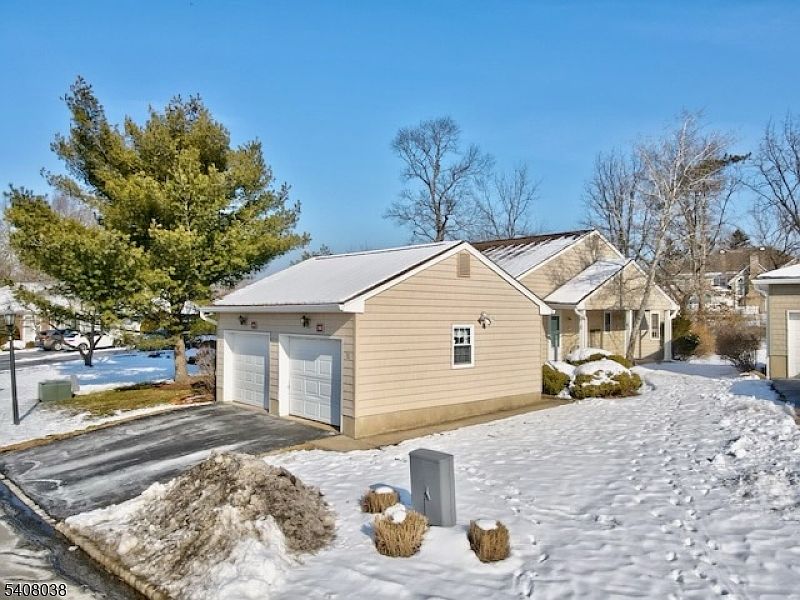 1st image of 36 Brandywyne Dr