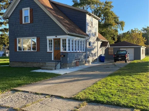 474 Sherman St, Conneaut, OH 44030