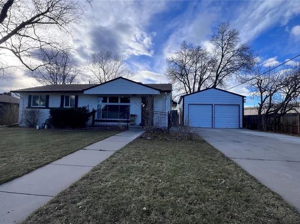 555 Everett Street, Lakewood, CO 80226