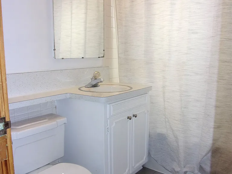 2418 Lasalle St #1/2 — Photo 9
