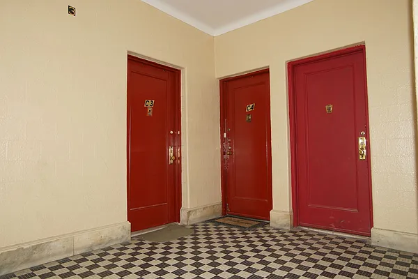 Rented by Norman Raindel, LREB | media 20