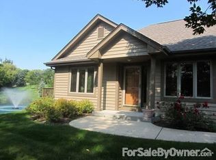 12301 W Waterford Ave #19, Greenfield, WI 53228