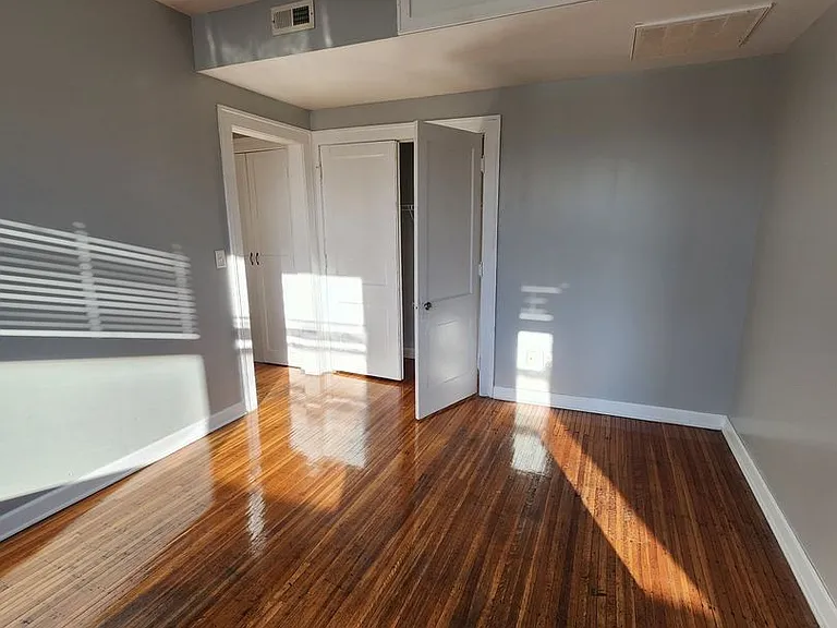3640 N Meridian St — Photo 5
