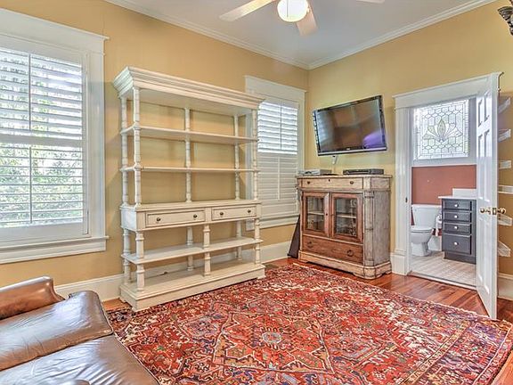 4th image of 914 Success Ave