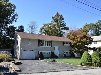 208 Windsor Ave, Hopatcong, NJ, 07843