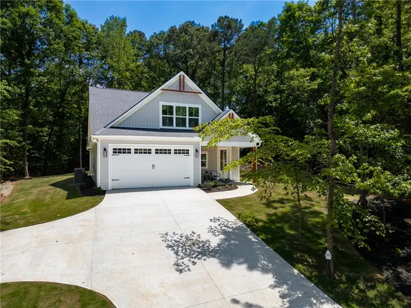 502 Point Rd, Westminster, SC 29693