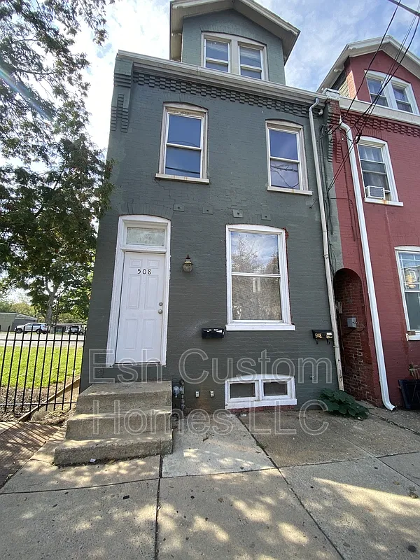 1 bed, 1.0 bath, $1,295 — Photo 2