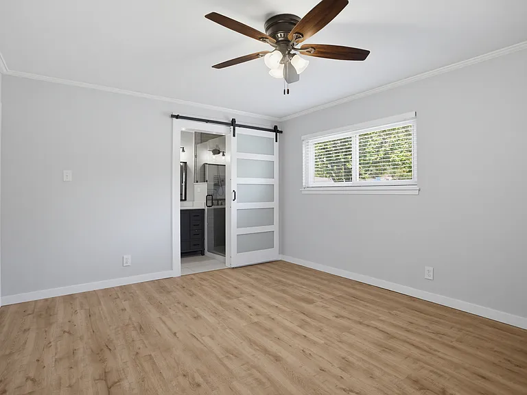8315 Castlecreek Dr — Photo 14
