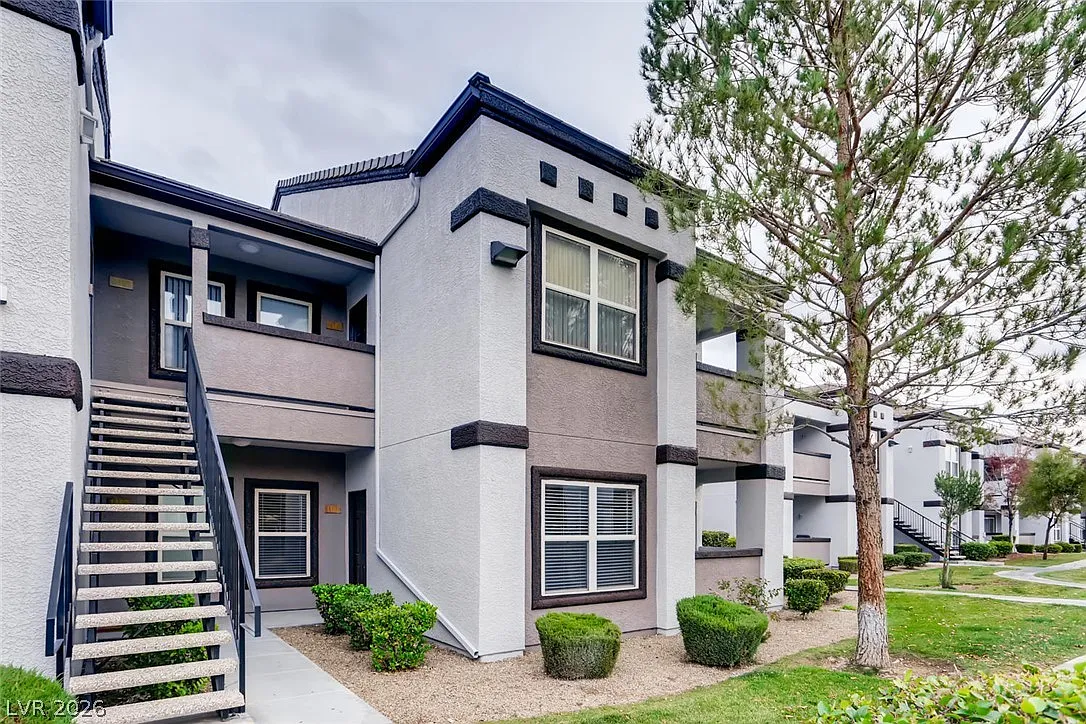 2 bed, 2.0 bath, 937 sqft, $1,500 — Photo 2
