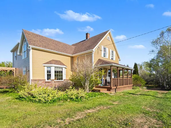 488 Saint James Rd, Cape Breton, NS B1Y 2N7