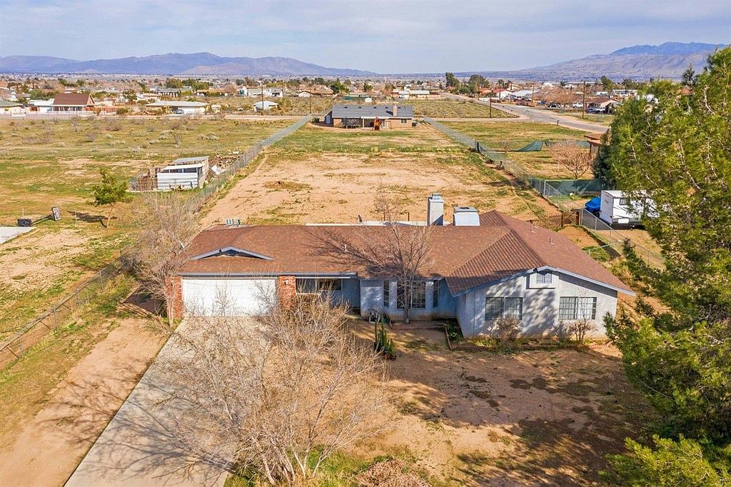 11429 3rd Ave, Hesperia, CA 92345 | Zillow