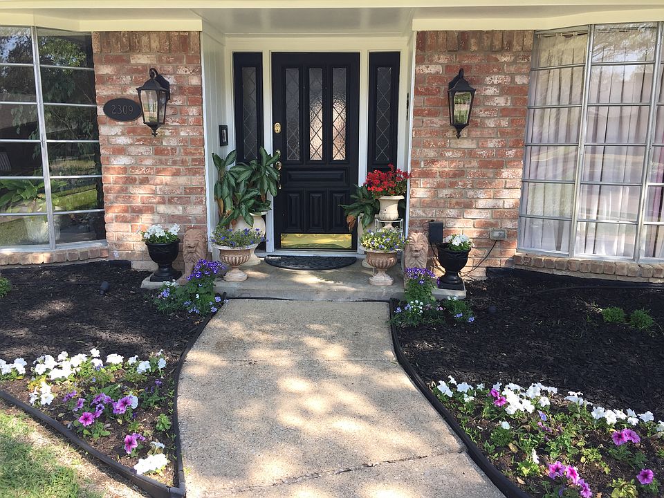 Great curb appeal