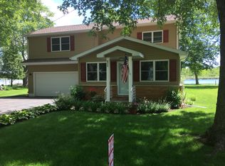 826 Inlet Shore Dr, Delavan, WI 53115