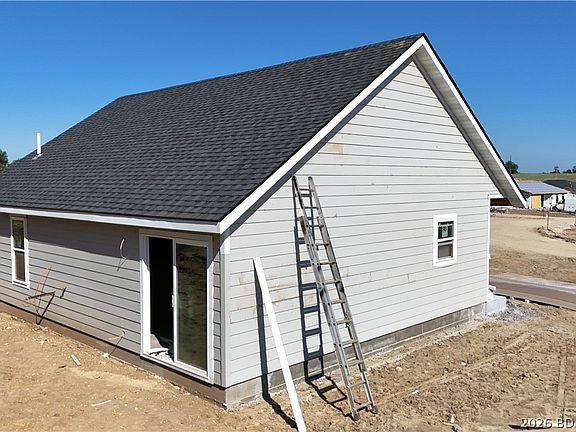 2nd image of 208 Meredith Ln
