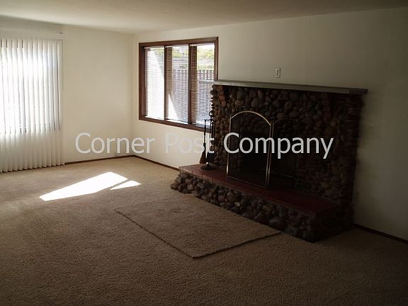 5th image of 2738 Graceland Dr NE