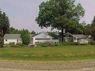 1530 Groton Rd, Bloomfield Hills, MI 48302