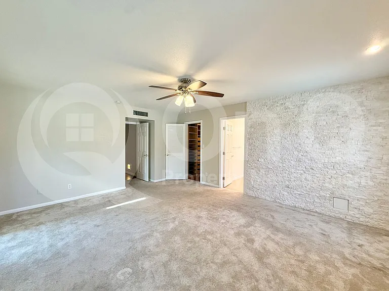 1915 E Buena Vista Dr — Photo 14