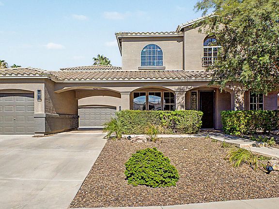 2nd image of 425 S CAMELLIA Drive