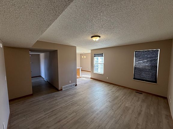 5th image of 725 Pennington Dr