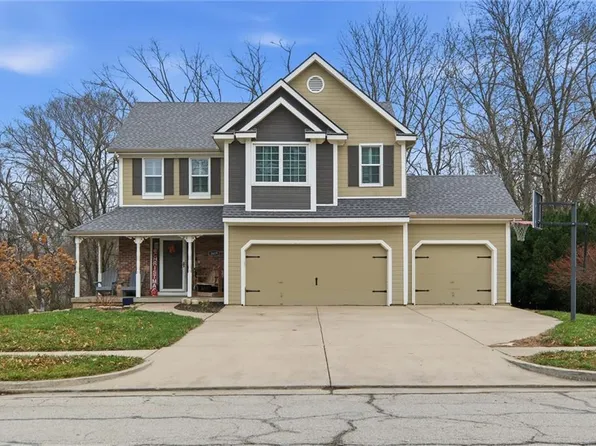 1609 Buckingham Dr, Liberty, MO 64068