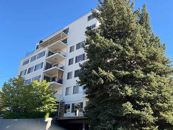 Lovely building set in a quiet and private residential neighborhood.