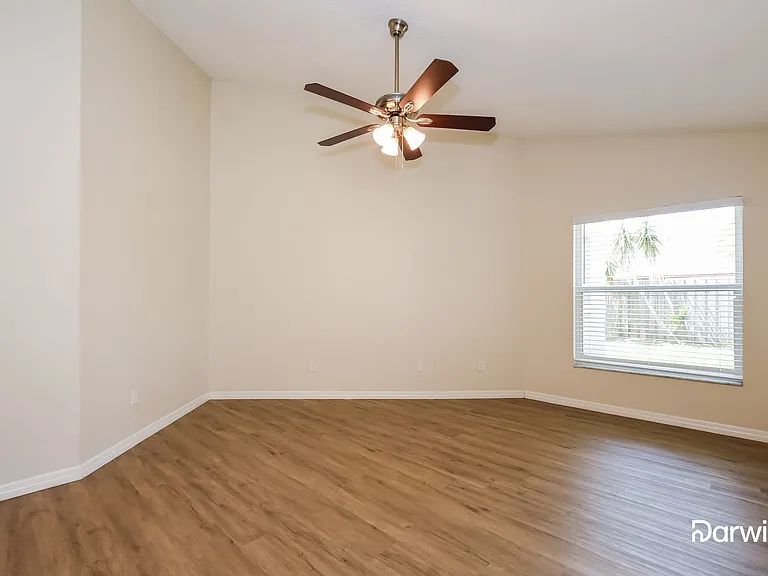 151 Lakebreeze Cir — Photo 10
