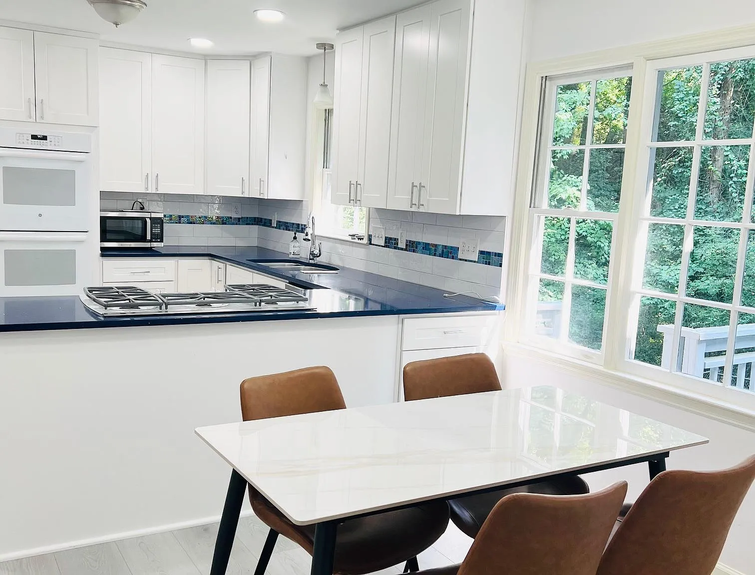 4 bed, 2.0 bath, 2300 sqft, $910 — Photo 3