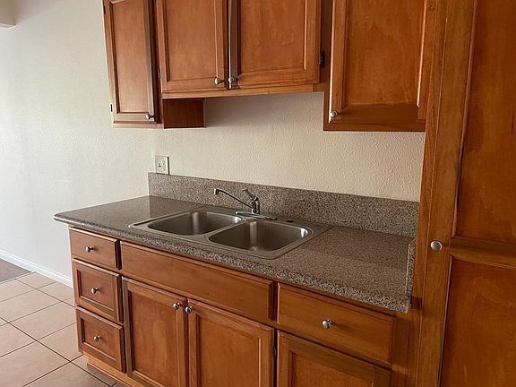 5th image of 3561 Brenton Ave