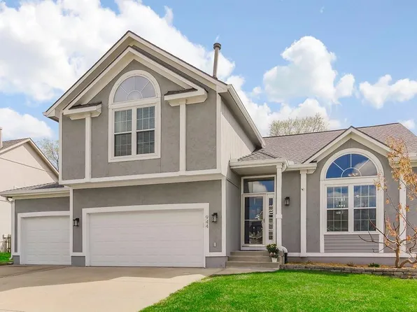 944 SE 14th Ter, Lees Summit, MO 64081