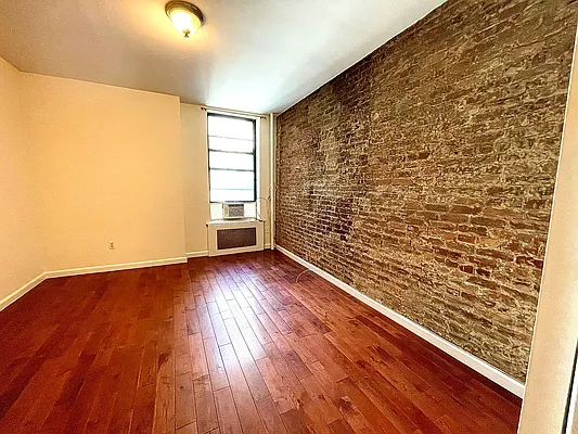 Rented by Century 21 Premier  | media 15