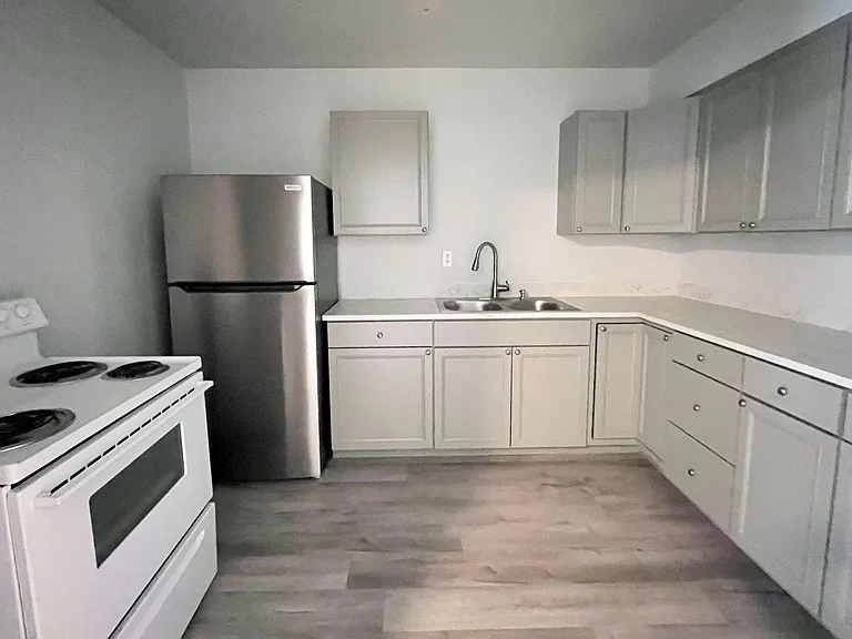 615 NE 6th Ave — Photo 7