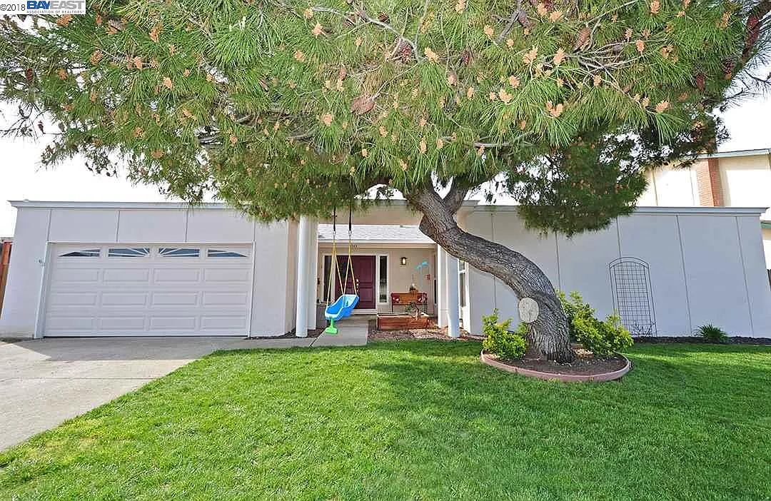 5543 Oakmont Cir photo 1