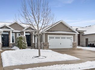30 Destiny Dr, Leamington, ON N8H 0E1