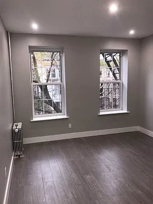 Rented by R New York | media 8