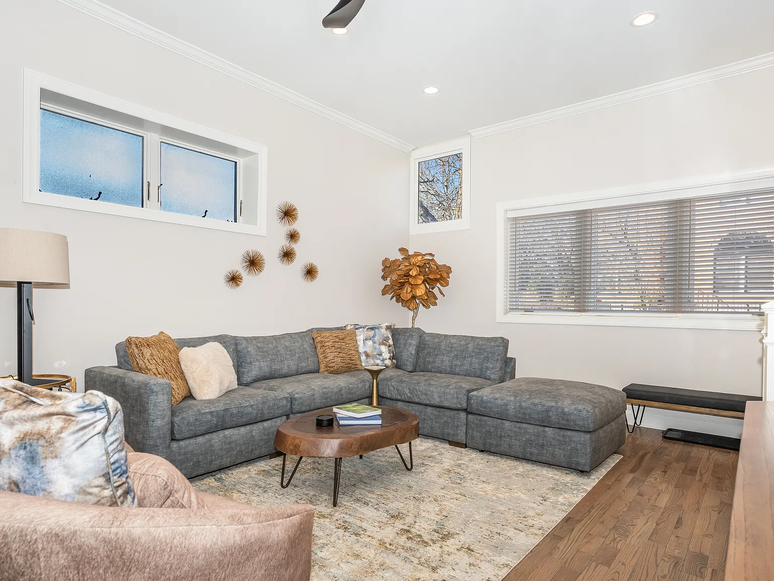 4 bed, 2879 sqft, $8,000 — Photo 3