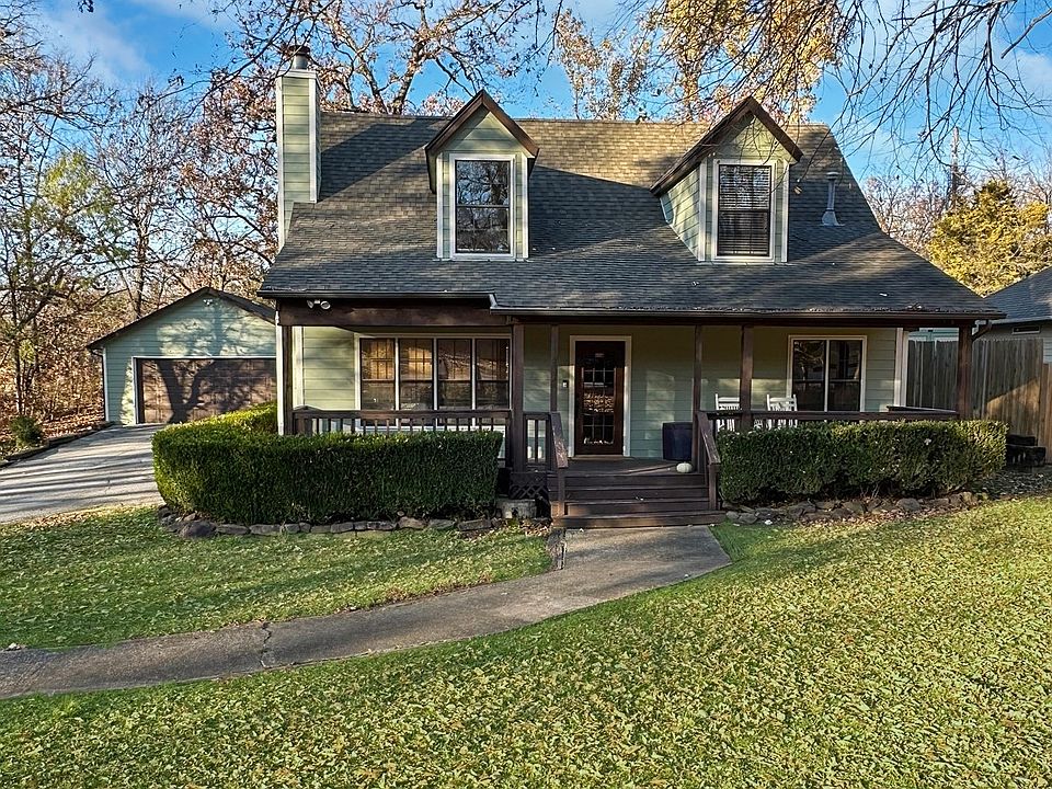 1st image of 18221 Woodcrest Ln