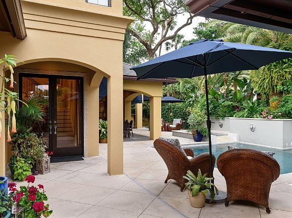4th image of 121 Oceanforest Dr N