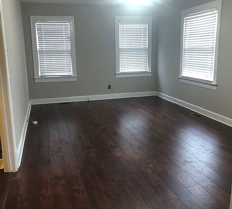 4th image of 909 Haynes Dr
