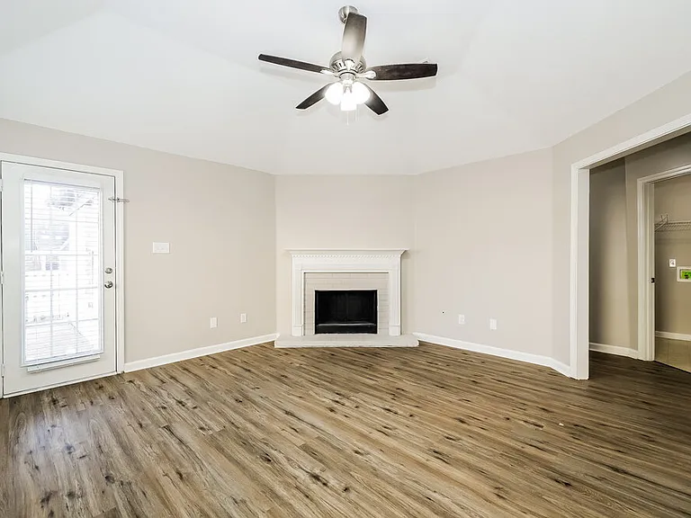 1044 Cross Wood Ln #A1 — Photo 3