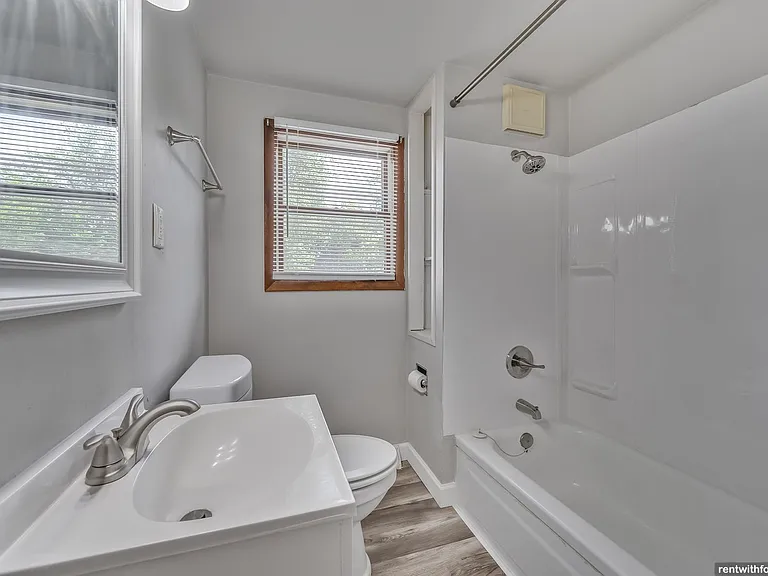 524 Harrison St — Photo 9
