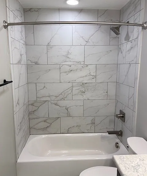 Country Club Apartments — Photo 25