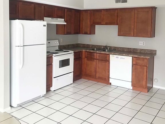 2nd image of 6134 E Glencove St