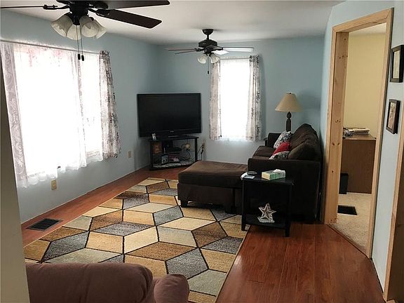 2nd image of 30 Pine St