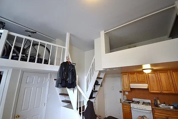 Rented by Bold New York | media 24