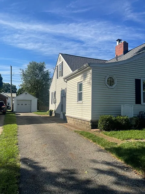3 bed, 1600 sqft, $1,700 — Photo 2