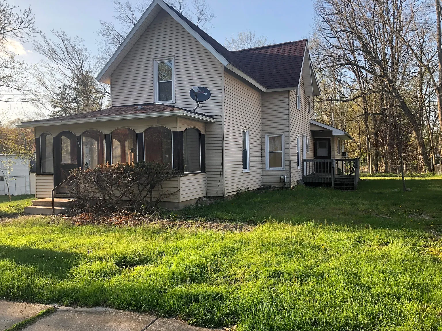 211 Forest St photo 1