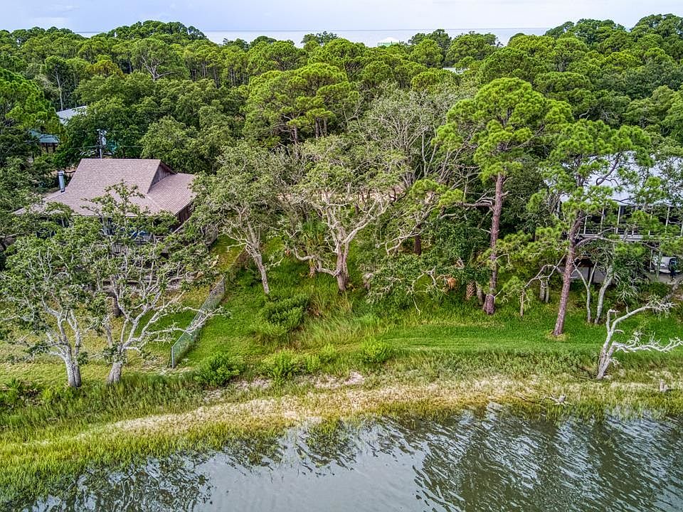 2nd image of 175 Harbor Cir
