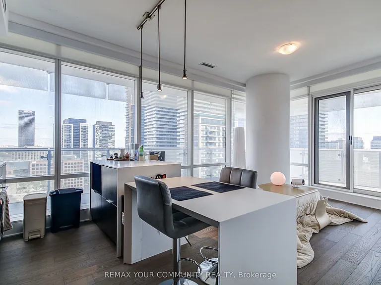 1 Bloor St E #2504 — Photo 7