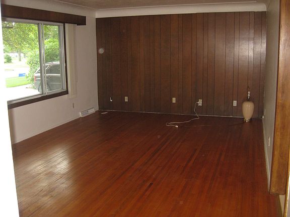 Hardwood floor Living Room