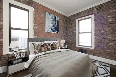 Rented by R New York